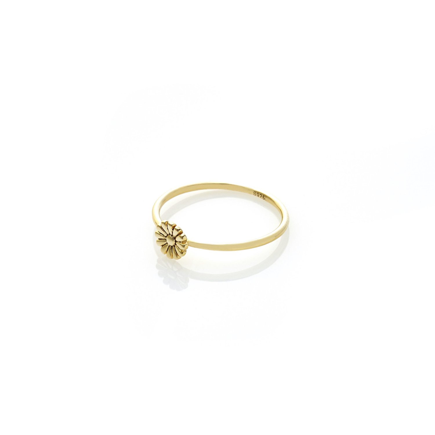 Superfine Daisy Ring Gold Knights The Jewellers Online Jewellery Store
