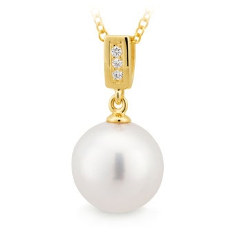 9ct Yellow Gold, Fresh water Pearl and diamond pendant_0